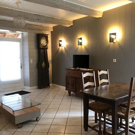 Aux Berges Du Doubs Bed and Breakfast Ougney-Douvot Buitenkant foto
